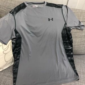 Under Armour T-shirt Large